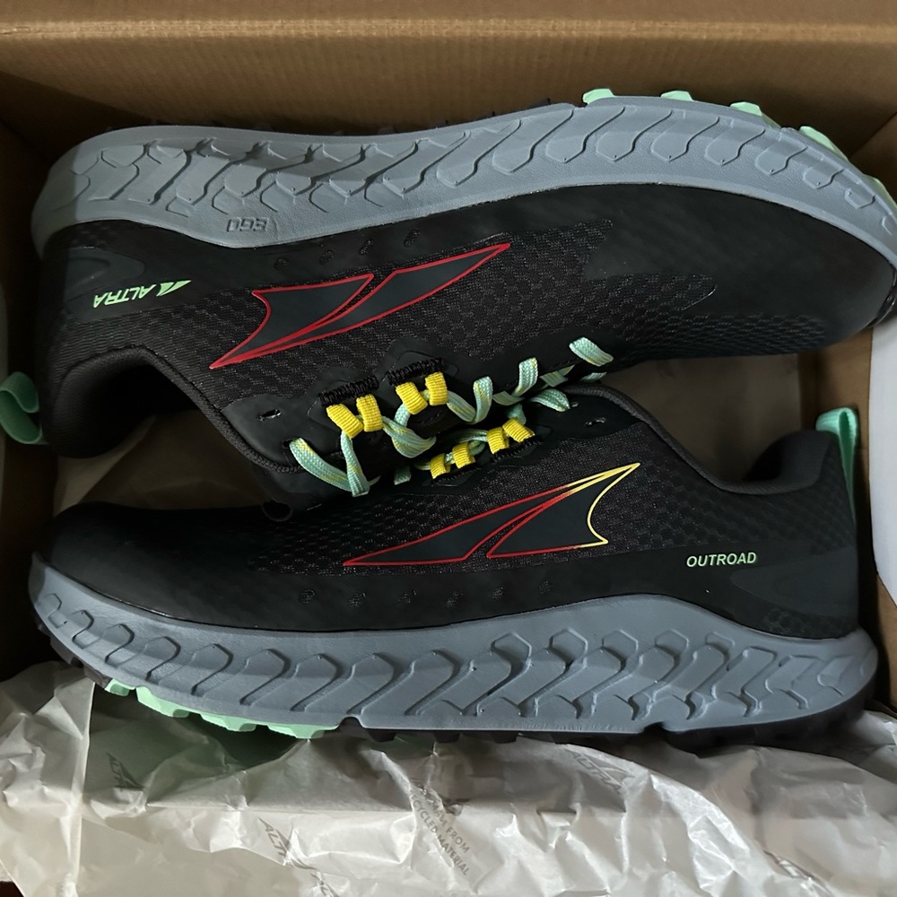 Altra Men’s Outroad - Black/Gray, 9.5D